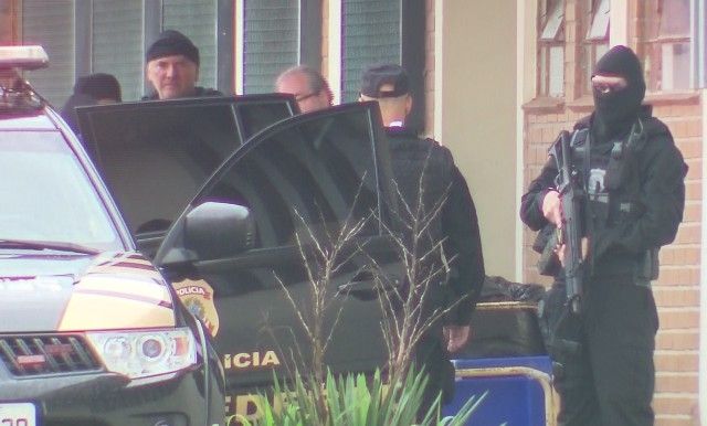 Após mais de 2 anos e meio preso no PR, Cunha é transferido para o Rio